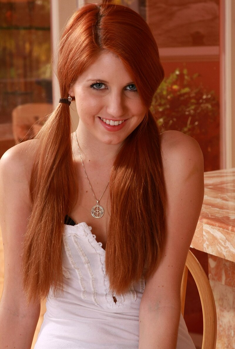Лена, 18